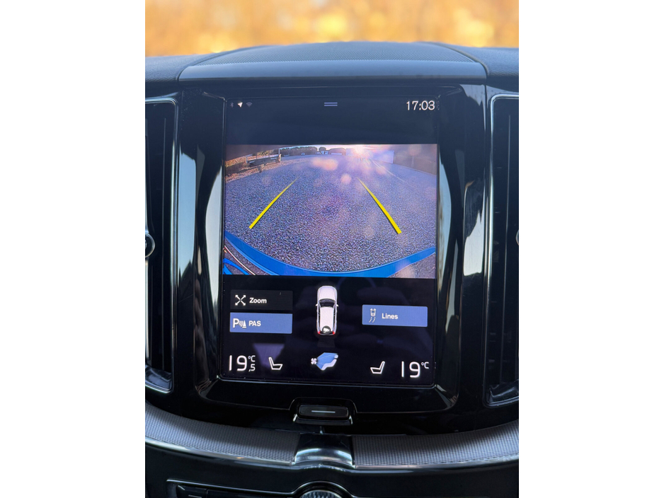 2021 Volvo XC60 - image 17