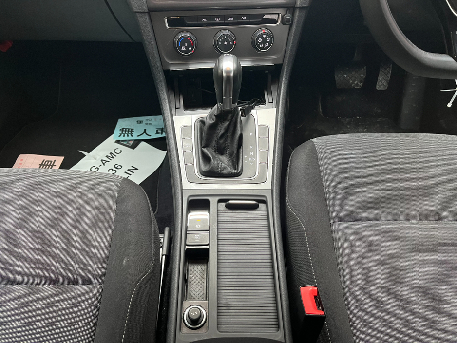 2014 Volkswagen Golf - image 16