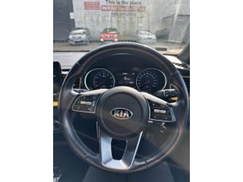 2020 Kia XCeed - image 4