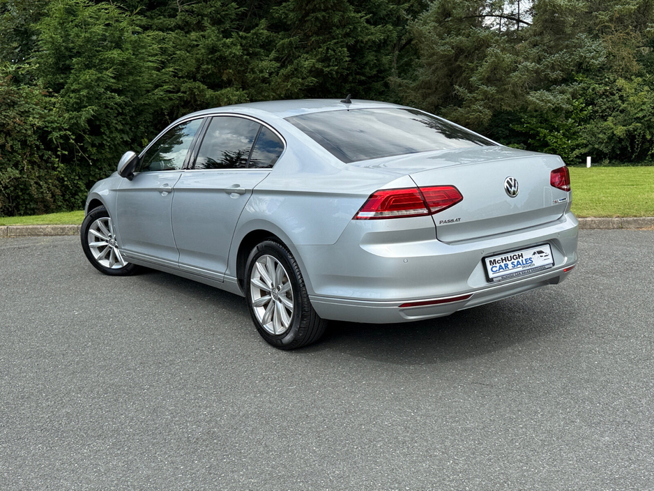 2016 Volkswagen Passat - image 30
