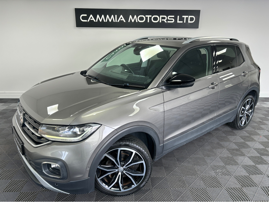 2020 Volkswagen T-Cross - image 2