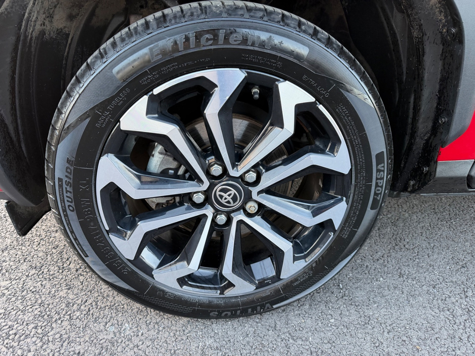 2023 Toyota Yaris Cross - image 15