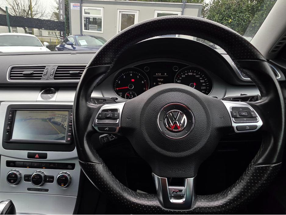 2015 Volkswagen Passat - image 21