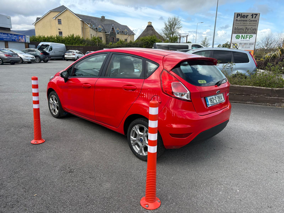 2016 Ford Fiesta - image 4