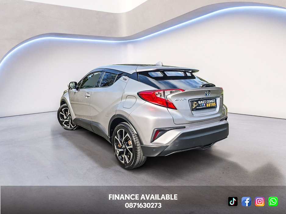 2020 Toyota Prius - image 13