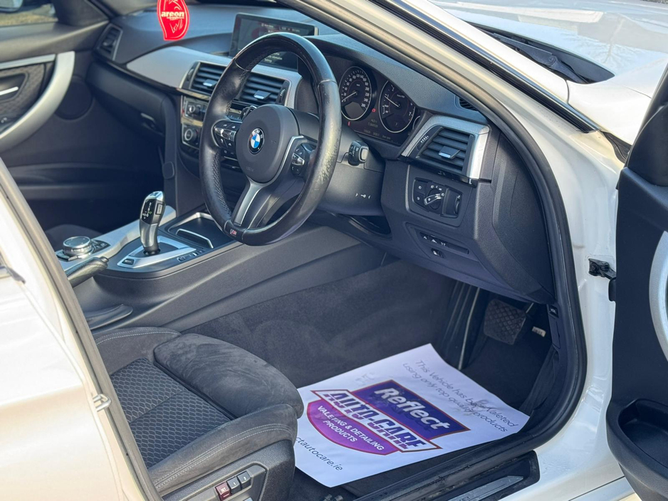 2016 BMW 3 Series - image 13