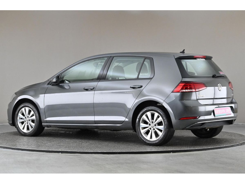 2017 Volkswagen Golf - image 6