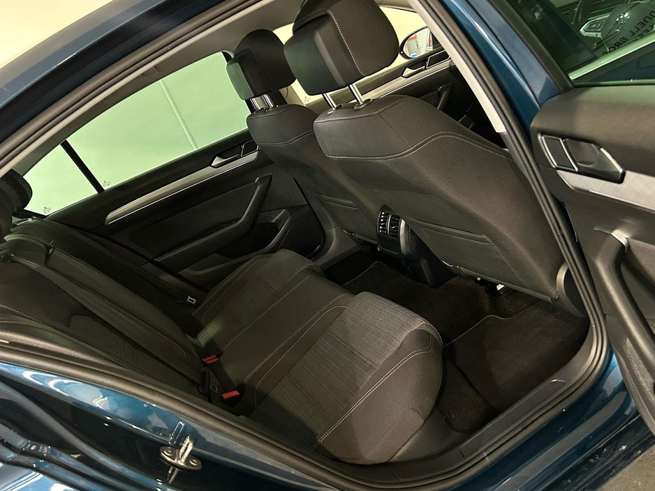 2021 Volkswagen Passat BUSINESS 2.0 TDI MANUAL 6SPEED FWD 150 4DR