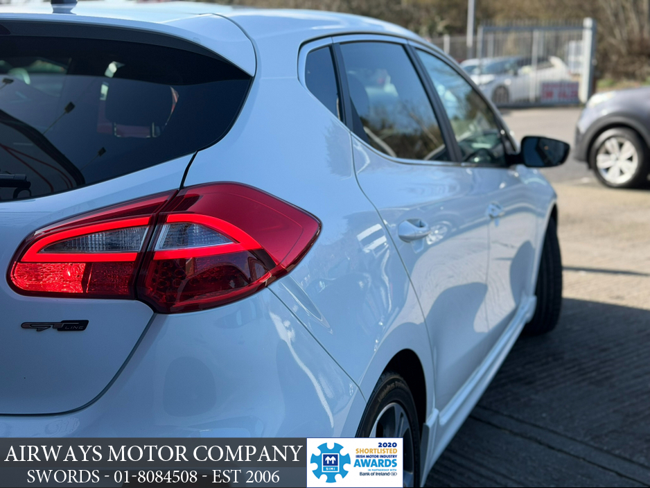 2017 Kia Ceed - image 21