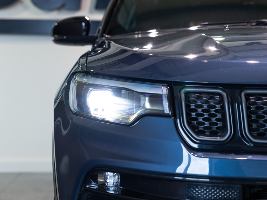 2025 Jeep Compass - image 8