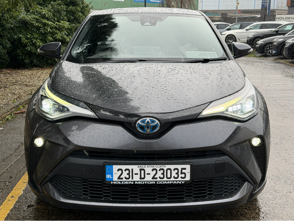 2023 Toyota C-HR HYBRID..Keyless Entry..Apple CarPlay €22,750
