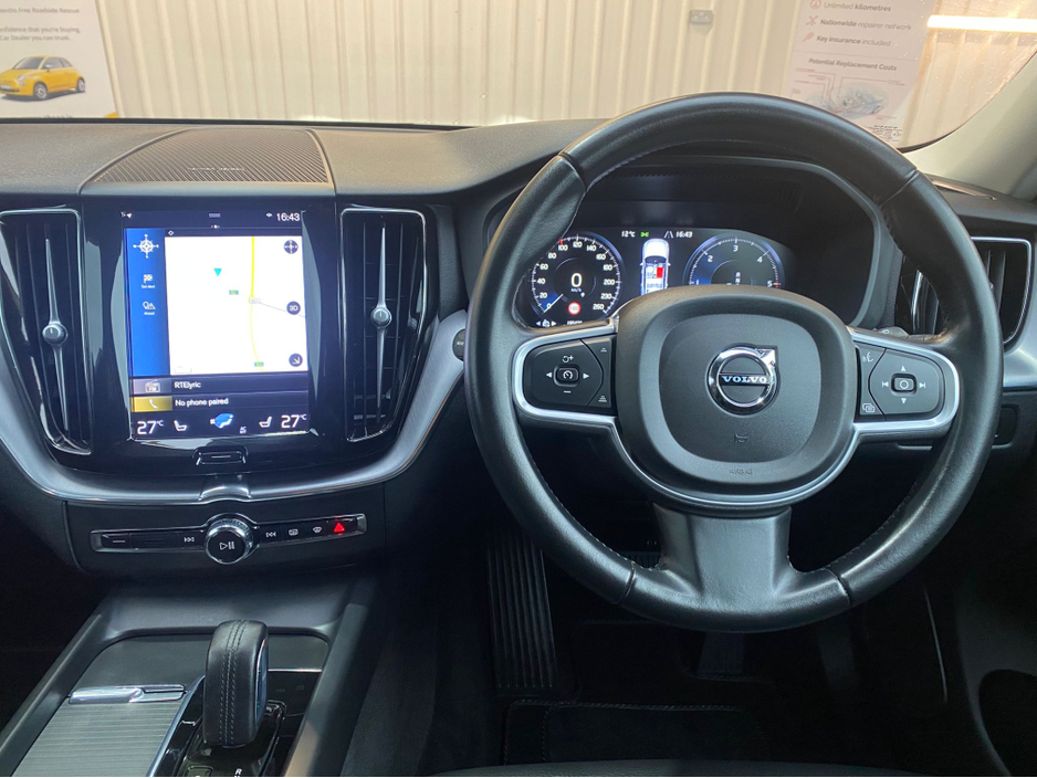 2021 Volvo XC60 - image 11