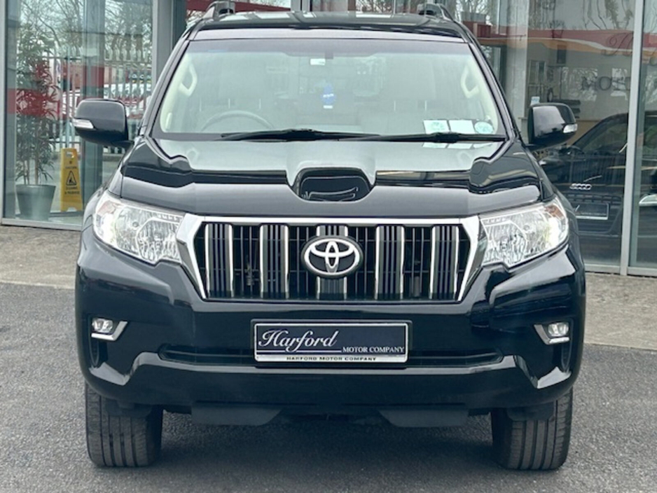 2018 Toyota Landcruiser - image 4