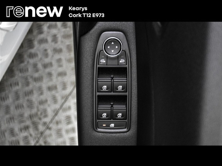 2022 Renault Captur - image 15