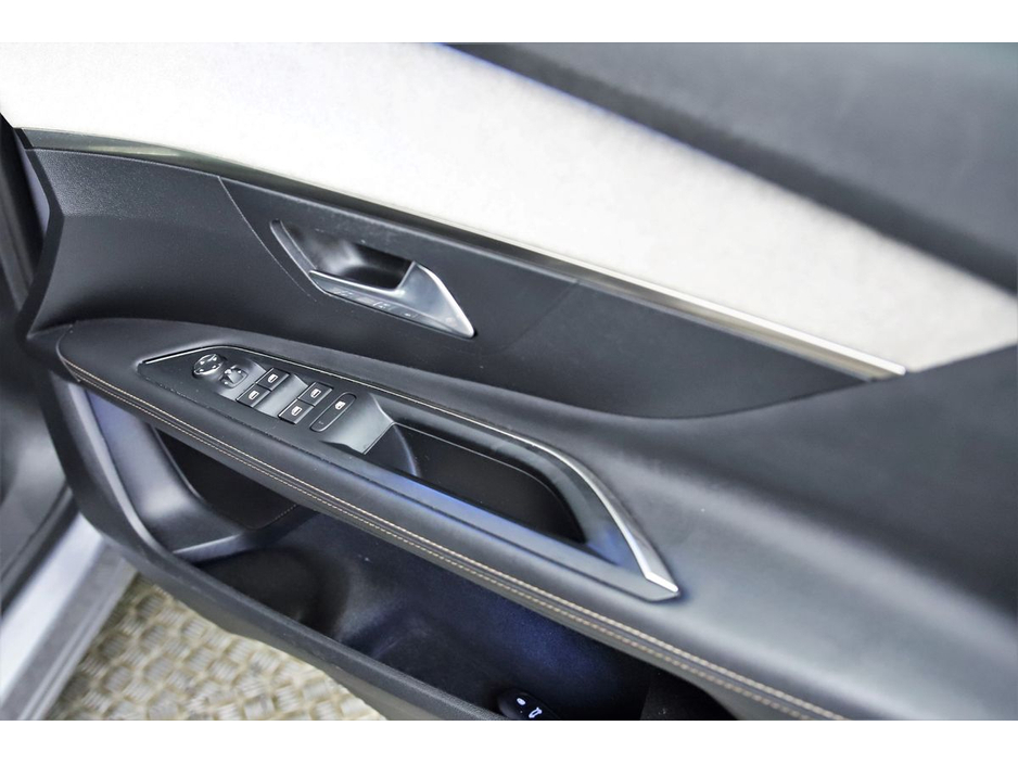 2022 Peugeot 3008 - image 26