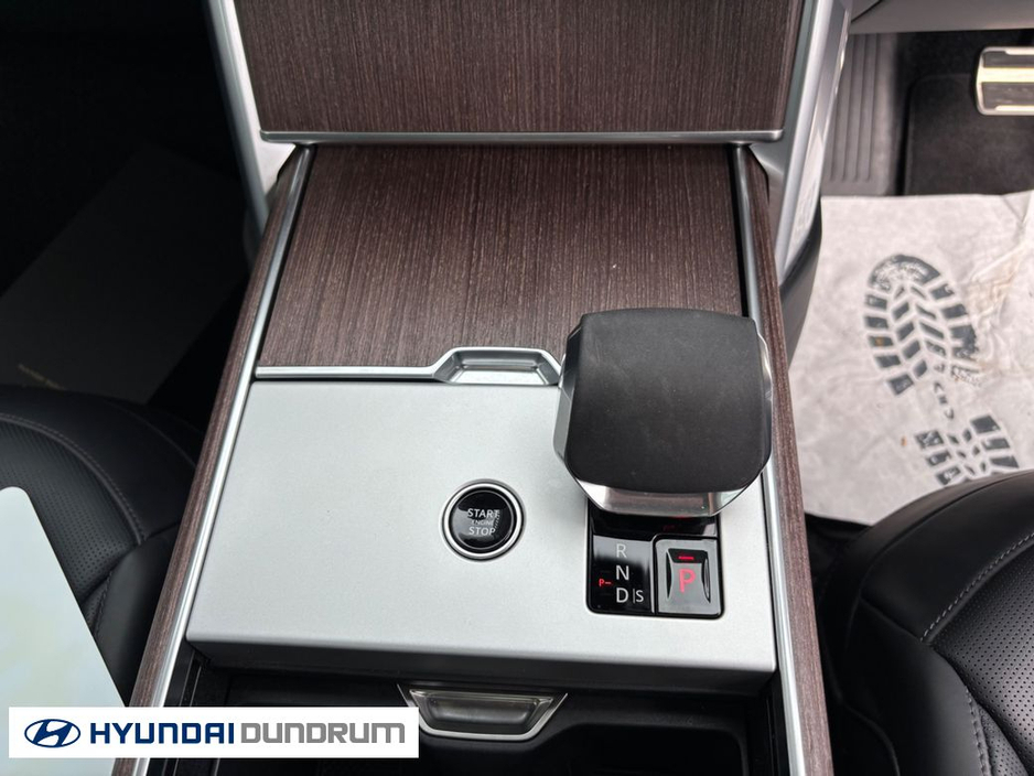 2025 Land Rover Range Rover - image 18