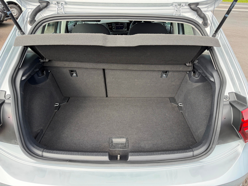 2022 Volkswagen Polo - image 13