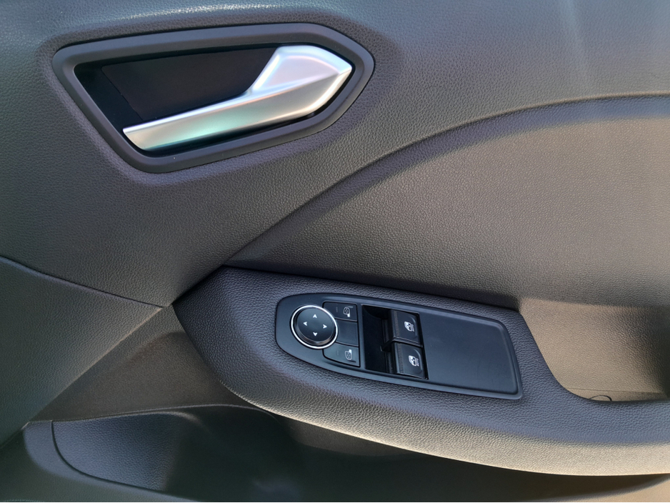 2022 Renault Clio - image 23