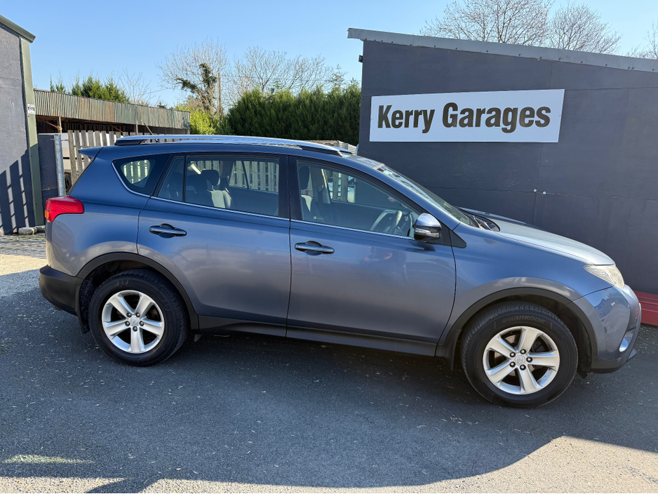 2014 Toyota Rav4 - image 2