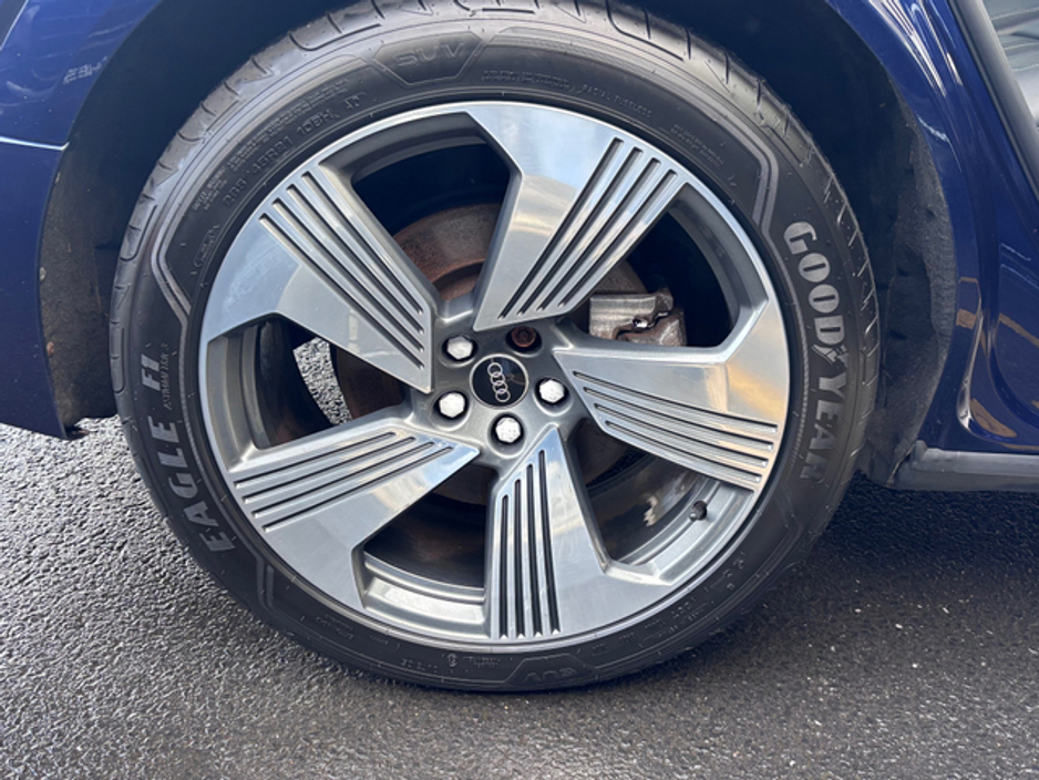 2023 Audi e-tron - image 11