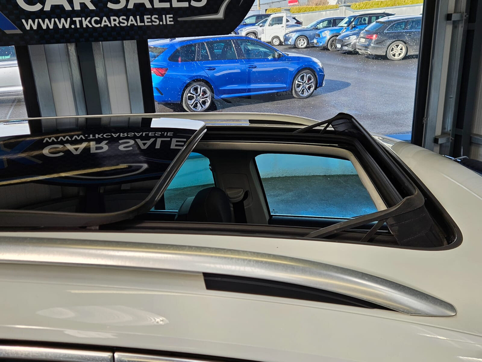 2017 Volkswagen Tiguan - image 2