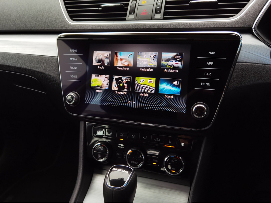 2023 Skoda Superb - image 15