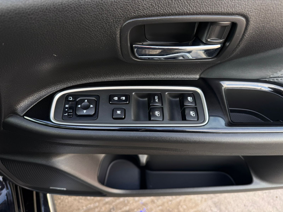 2017 Mitsubishi Outlander - image 33