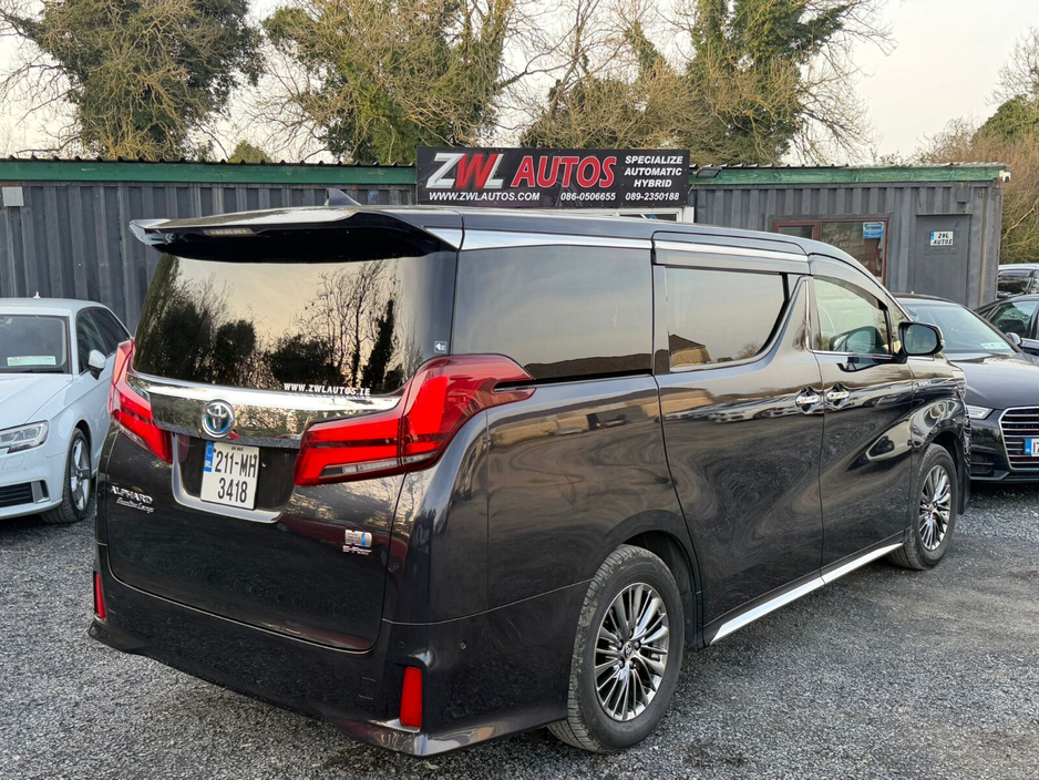 2021 Toyota Alphard - image 6