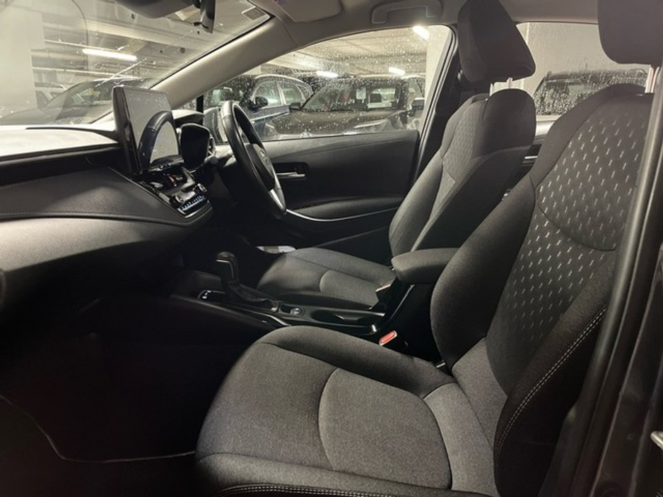 2023 Toyota Corolla - image 6