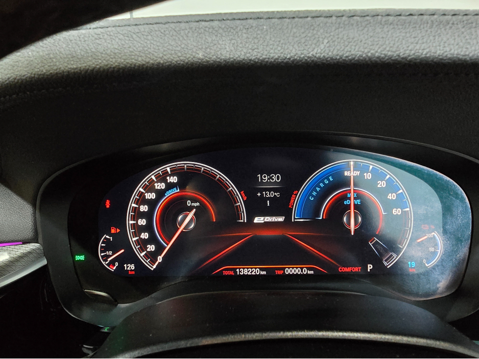 2019 BMW 5 Series - image 29