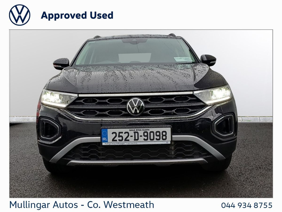 2025 Volkswagen T-Roc - image 11