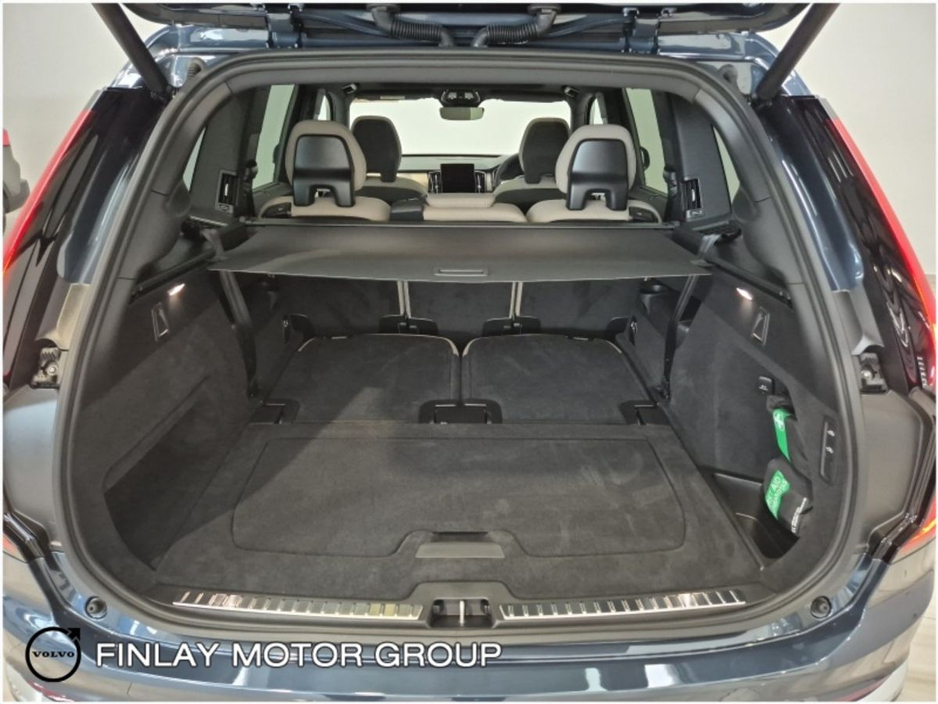 2026 Volvo XC90 - image 25