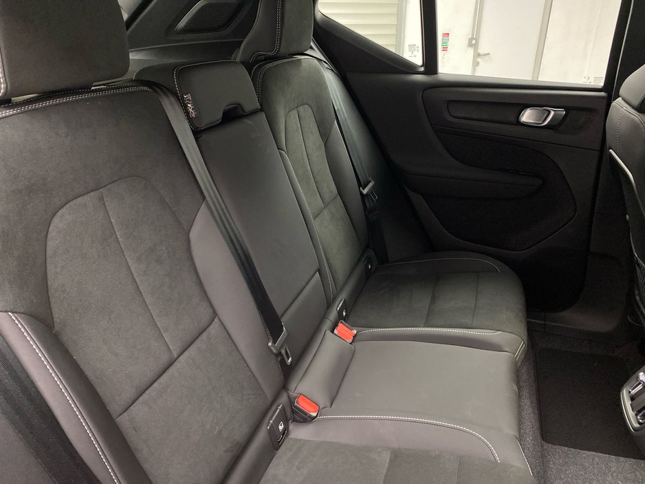 2026 Volvo XC40 - image 21