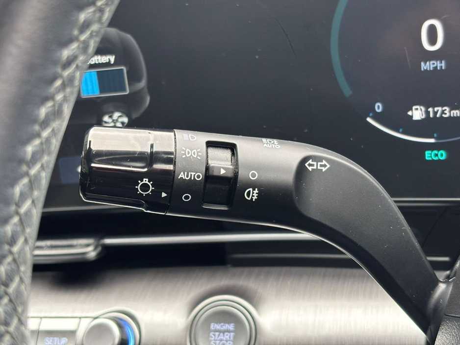 2023 Hyundai Kona - image 24