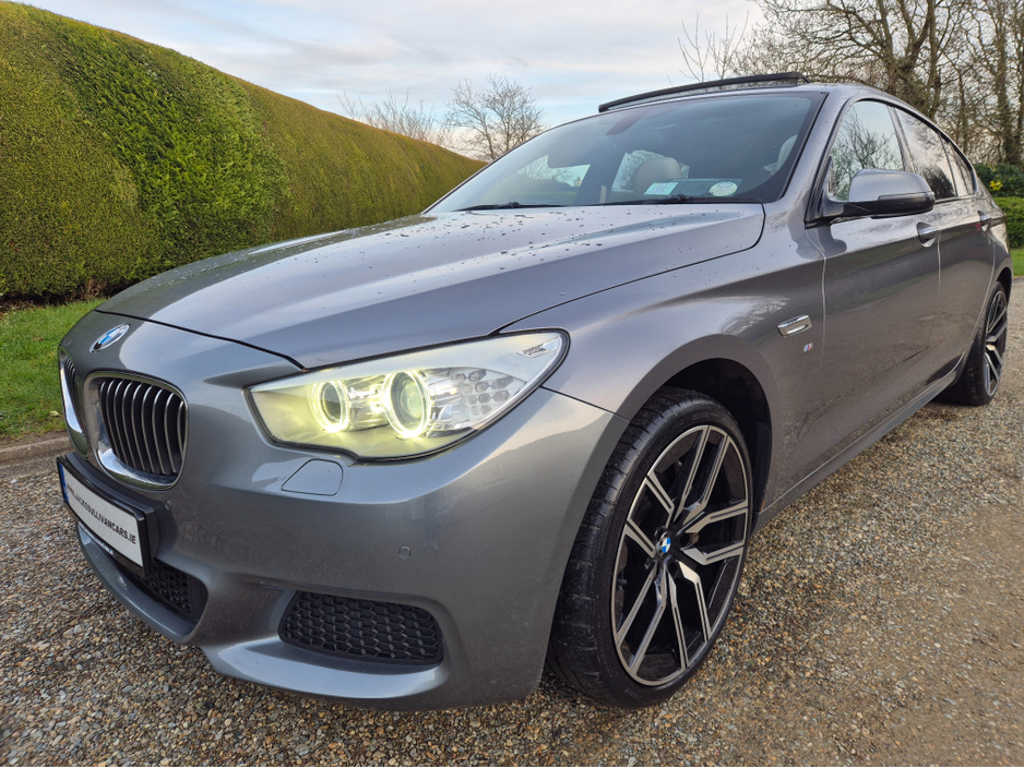 2016 BMW 5 Series - image 10