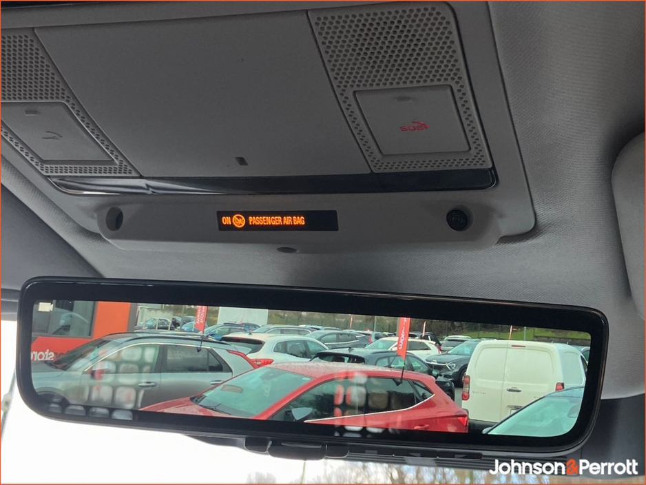 2024 Land Rover Defender DEFENDER 110 3.0 D HARD TOP SE (Remainder of 5 Manufacturer Warranty) €74,900