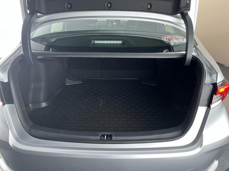 2024 Toyota Corolla LUNA SALOON AUTO Hybrid €29,950