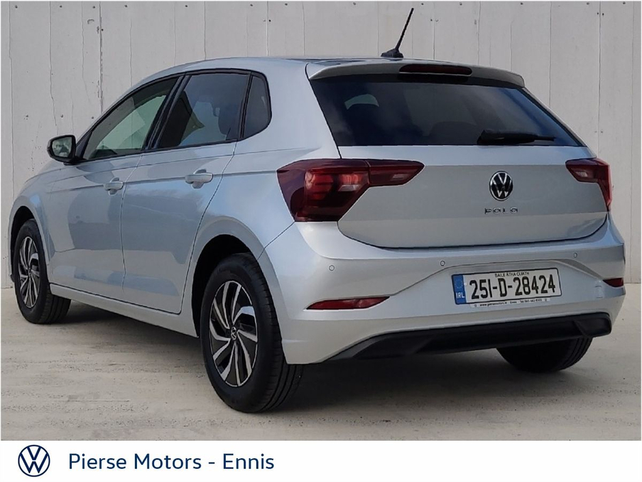 2025 Volkswagen Polo - image 2