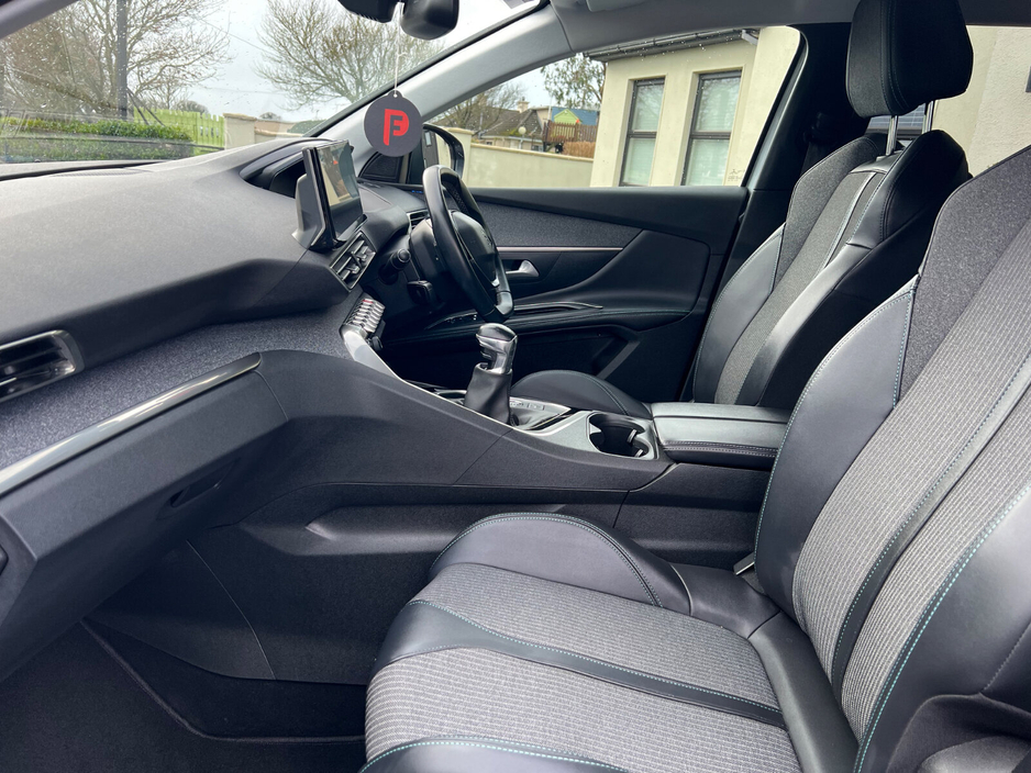 2022 Peugeot 5008 1.5 BlueHDi 130bhp Allure €33,950