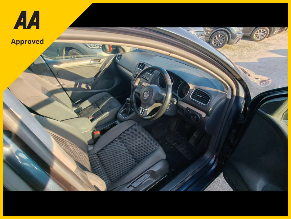 2012 Volkswagen Golf - image 17