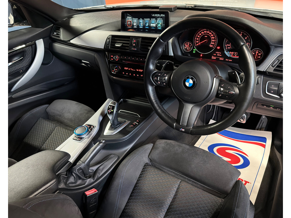 2016 BMW 3 Series - image 29