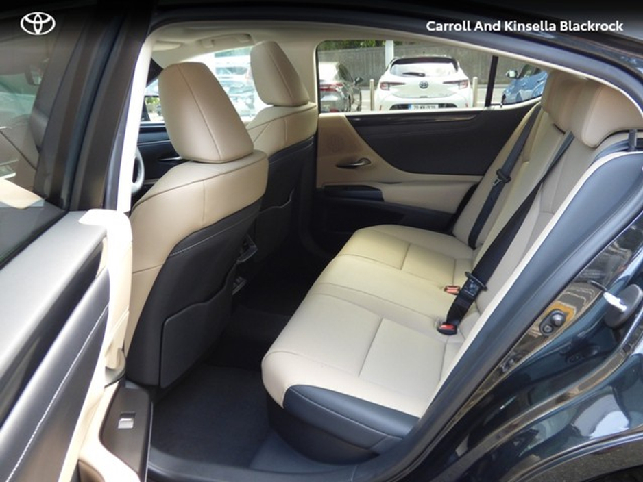 2022 Lexus ES 300 H Hybrid Dynamic €41,950