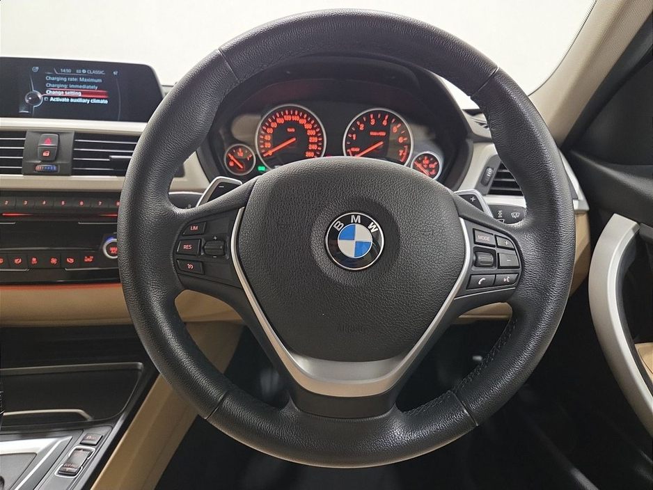 2017 BMW 3 Series 330e SE