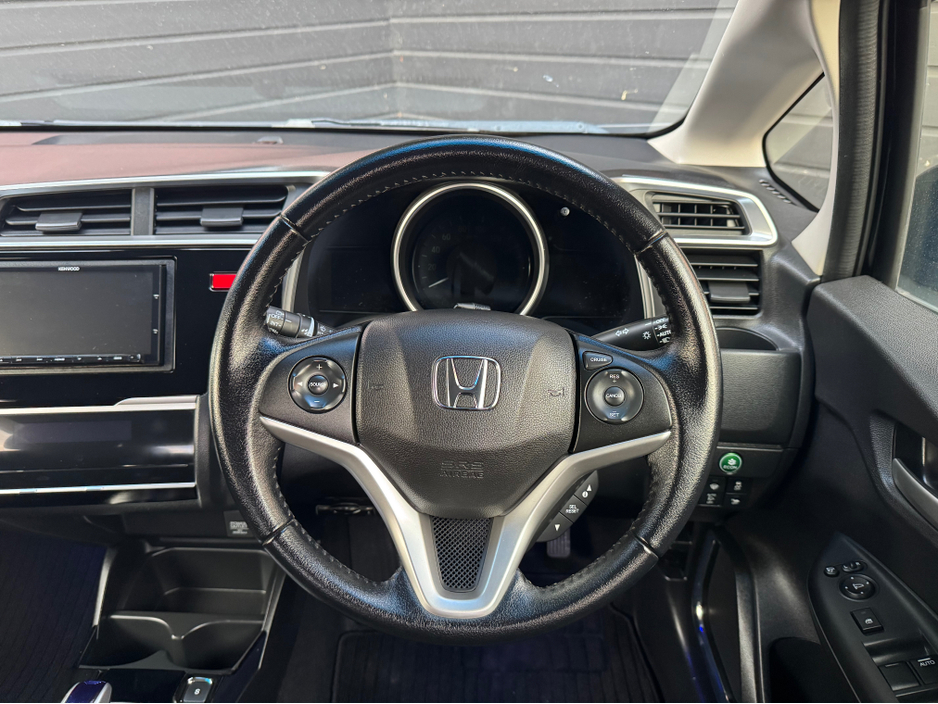 2016 Honda Fit 1.5 HYBRID AUTO €9,995