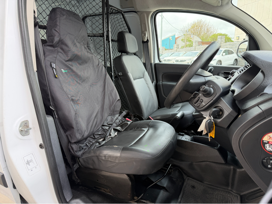 2020 Renault Kangoo - image 13