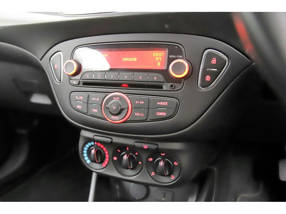 2016 Opel Corsa - image 21