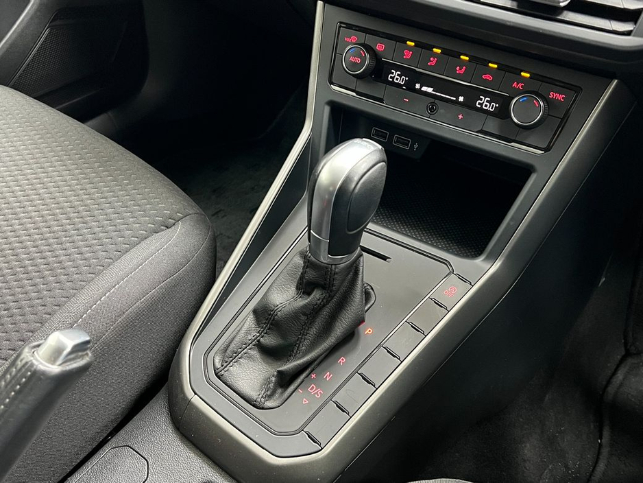 2018 Volkswagen Polo - image 10