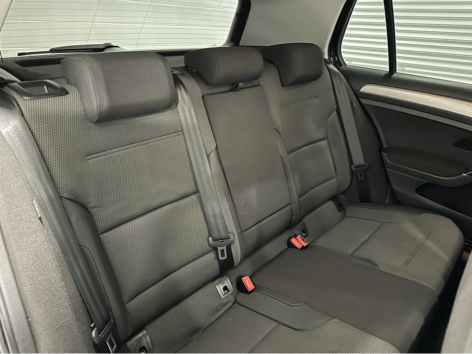 2014 Volkswagen Golf (141) GOLF 1.2TSI DSG LOW KMS VW/AUDI SPECIALISTS WWW.DENISDARCYCARS.IE €11,950