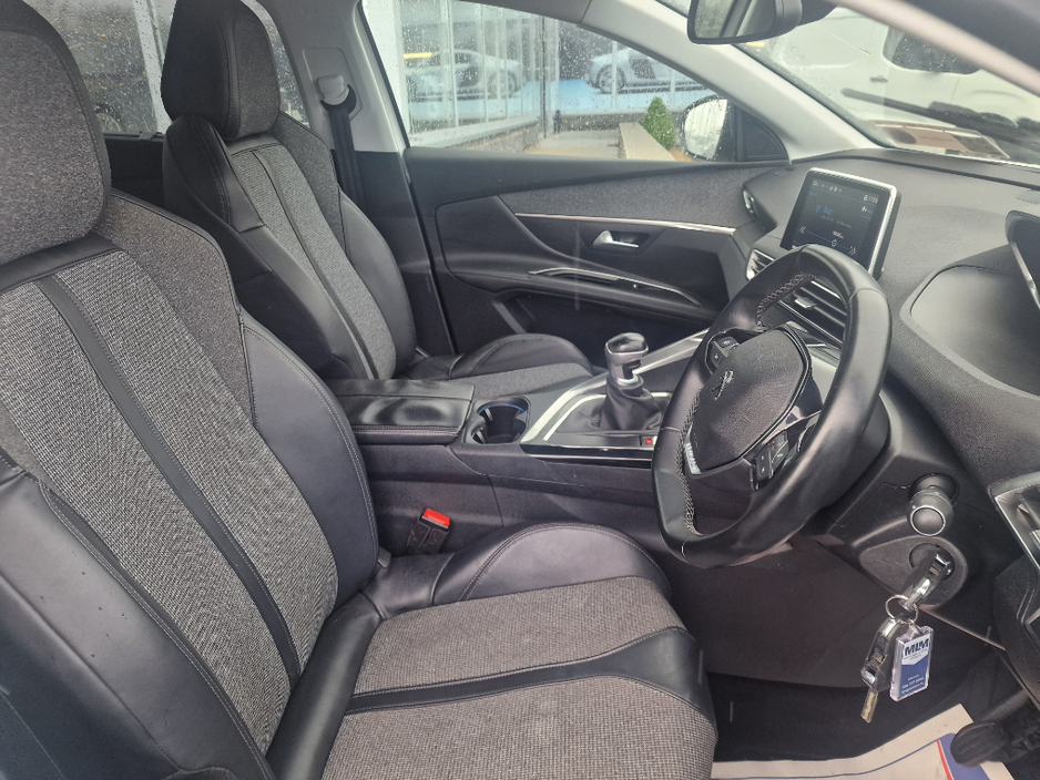 2018 Peugeot 5008 Allure 1.5 Blue HDI 130 6.2 4D €18,950