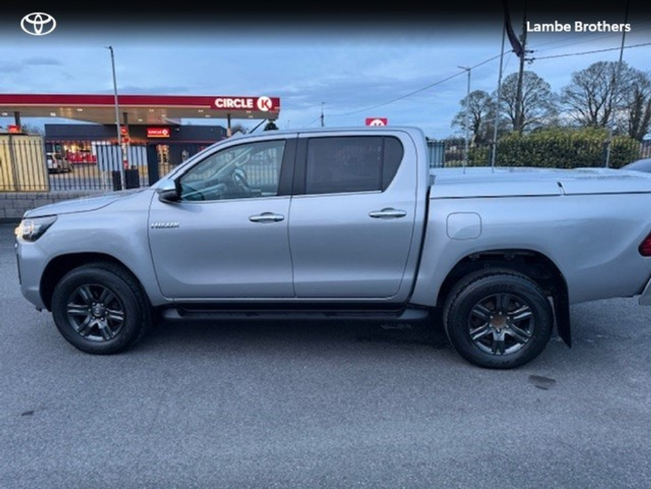 2021 Toyota Hilux - image 7